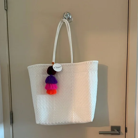 White Woven Tote Bag with Tassels - Picture 1 of 4